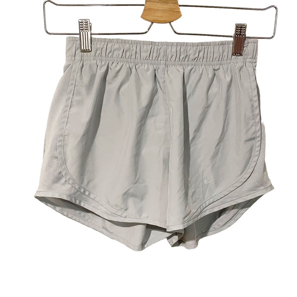 Nike Womens Size XS‎ Lined Tempo Shorts Light Gray Athletic Pull on Short